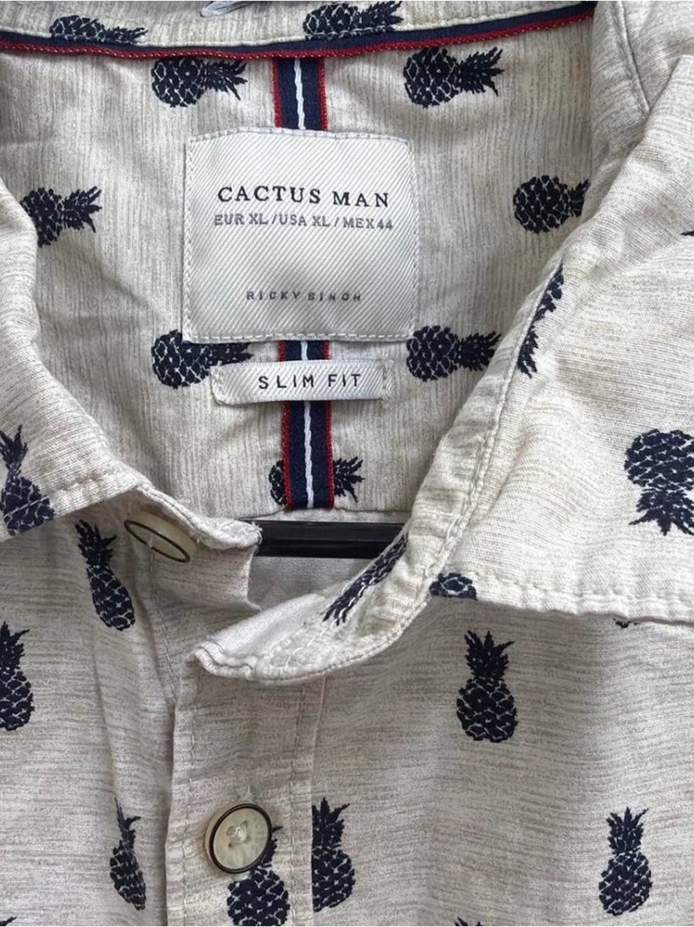 Men's Short-Sleeve Button-Down Shirt with Pineapple Print — Beige